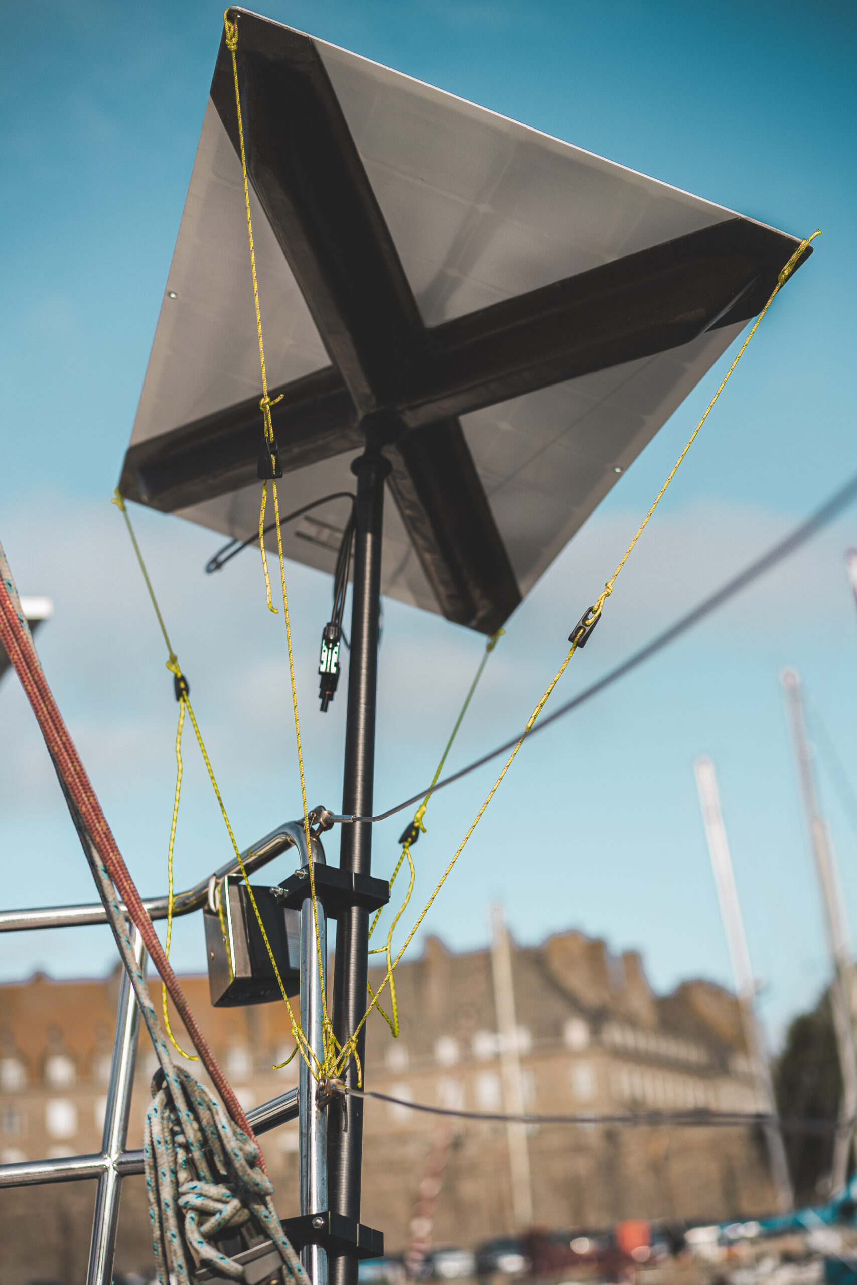 panneaux solaires souples pour bateau