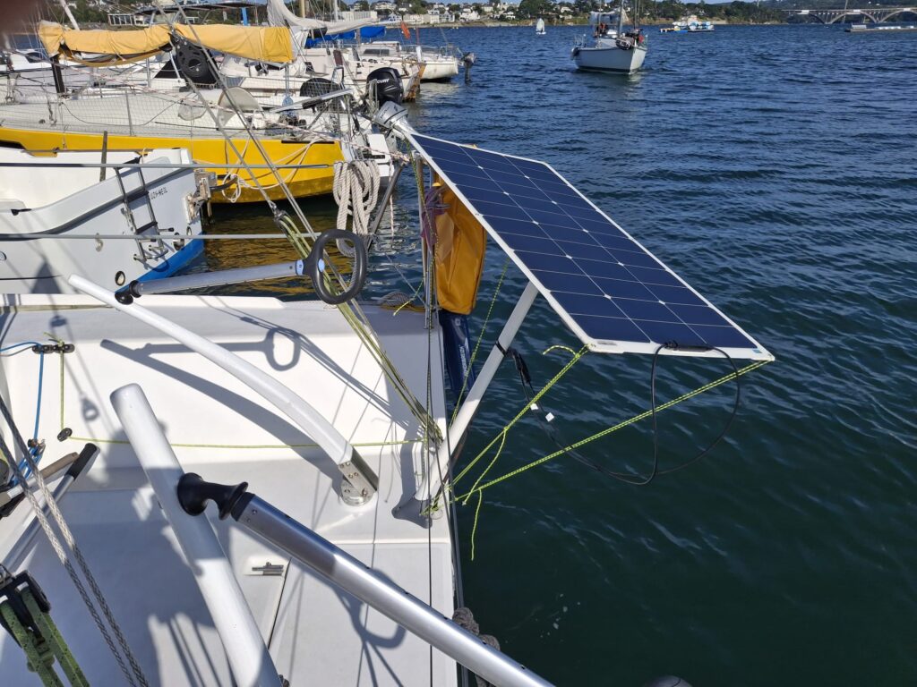 Support panneau solaire platine plat pont